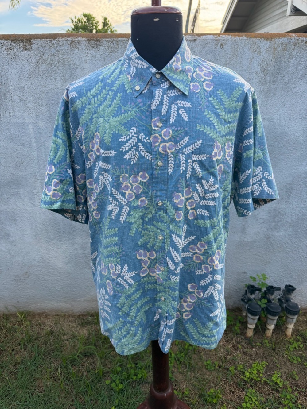 PreOwned Reyn Spooner Classic Multicolored Hawaiian Print Full Button Men's XL